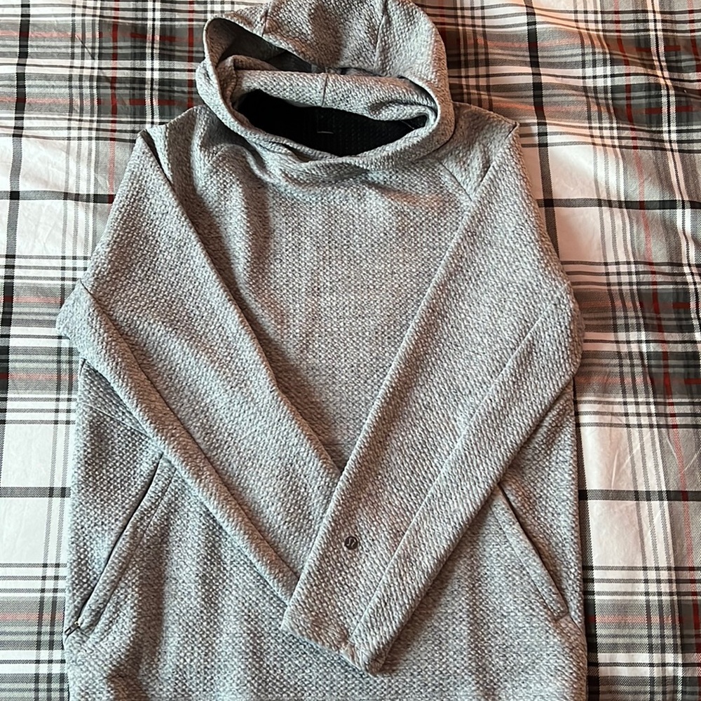 Men's MEDIUM Lululemon hoodie